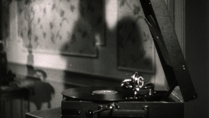 Grammophon aus dem Film "Silhouetten"