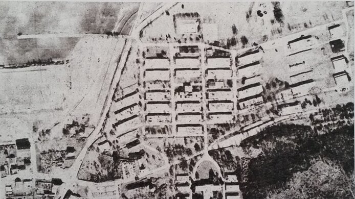 Luftaufnahme des ehemaligen Lagers Kaisersteinbruch aus dem Jahr 1945 im Burgenland, Österreich