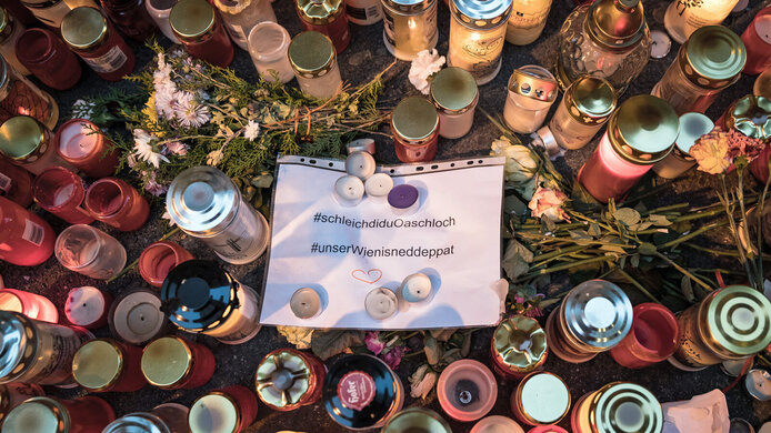 Gedenkstätte für die Opfer einer Terrorattacke im November 2020 in Wien. 